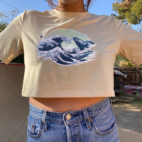 The Great Wave crop top - Picture 2 of 3